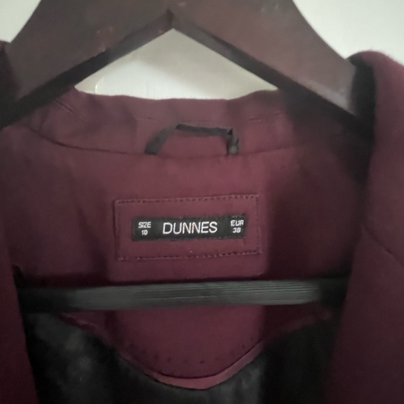 Wine coloured tailored fit jersey blazer with leather look detailing - Picture 4 of 5